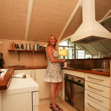 6 Person In Dronningmolle-by Traum *