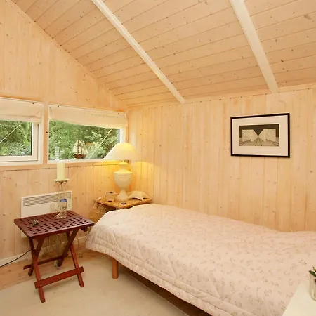 6 Person In Dronningmolle-by Traum