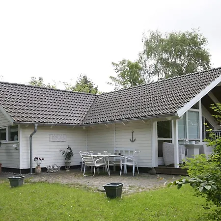 度假居 4 Star In Dronningmolle *